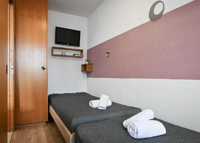 Eaux-vives 213 By Interhome Appartement