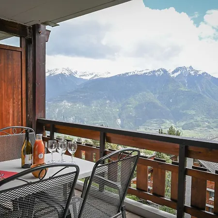 Apartment Eaux-vives 213 By Interhome